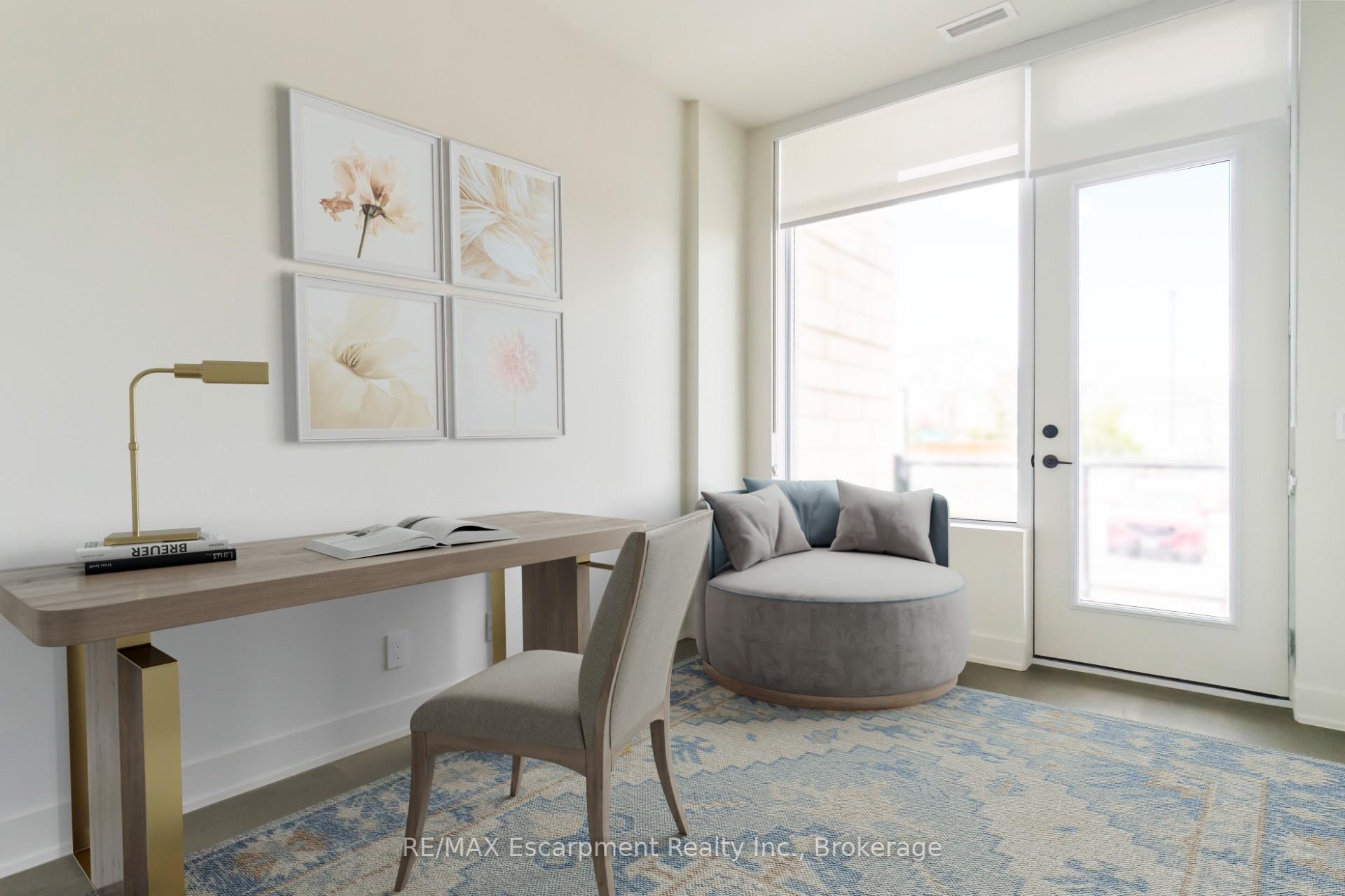 3 Bedrooms Condo at 123 Maurice, Oakville For sale