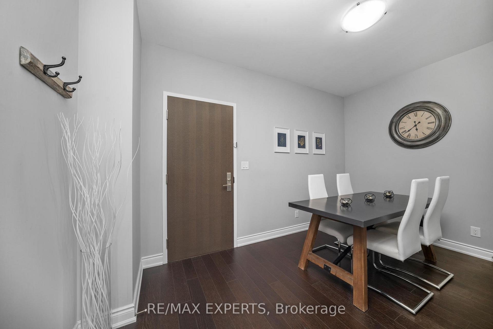 1 Bedroom Condo at 86 Woodbridge, Vaughan For sale