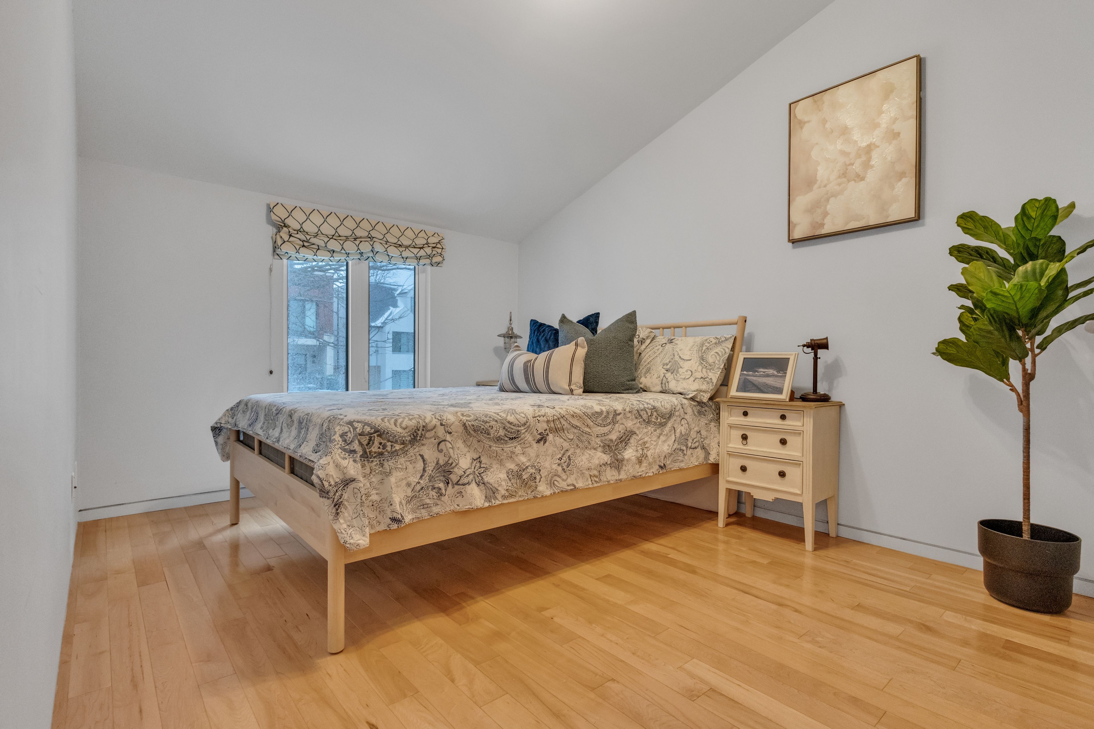 163 Belsize Drive