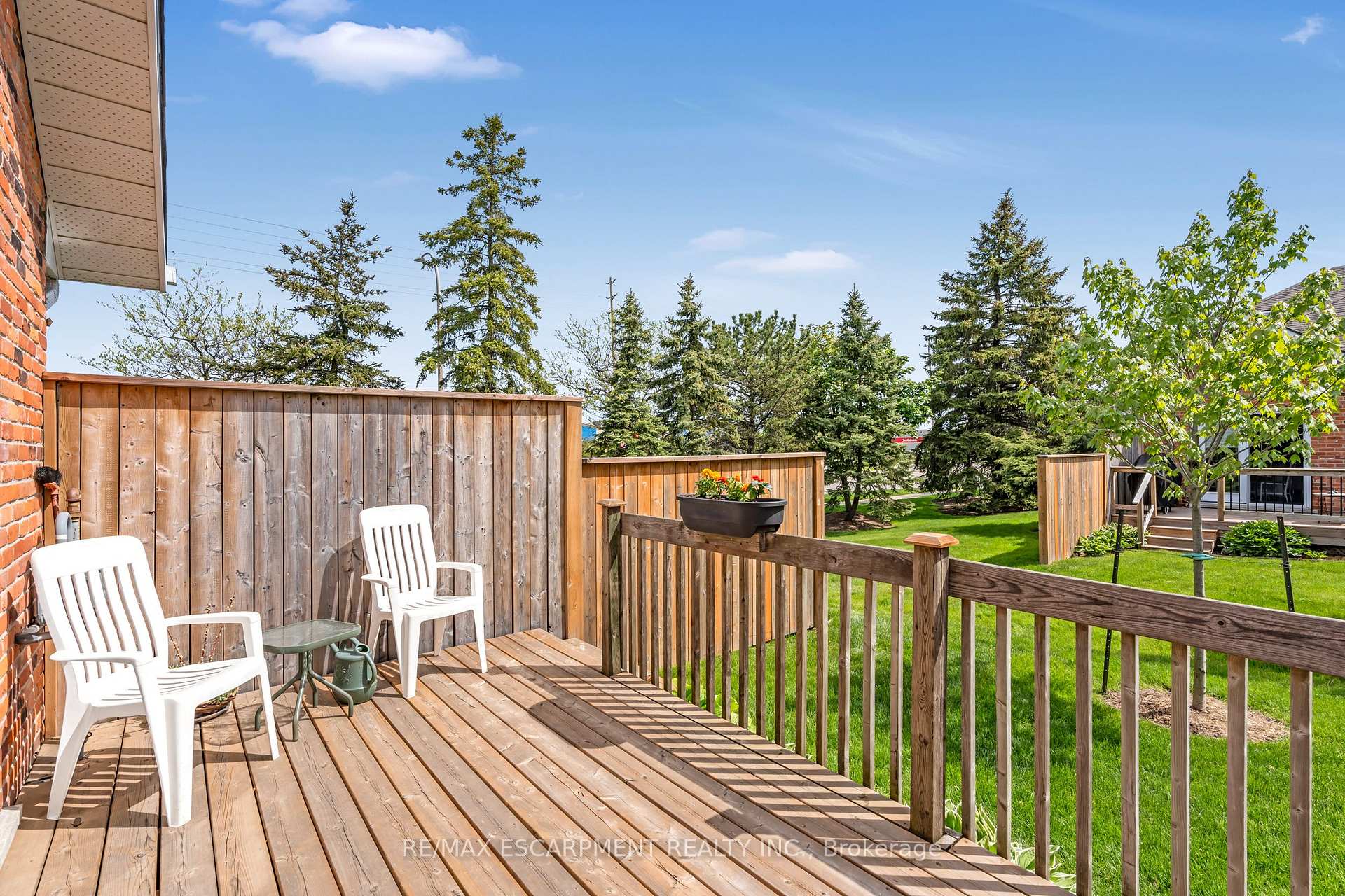 2 Bedrooms Condo at 810 Golf Links, Hamilton For sale