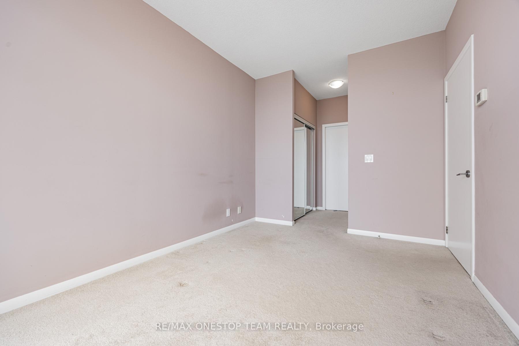 4 Bedrooms Condo at 832 Bay, Toronto For sale