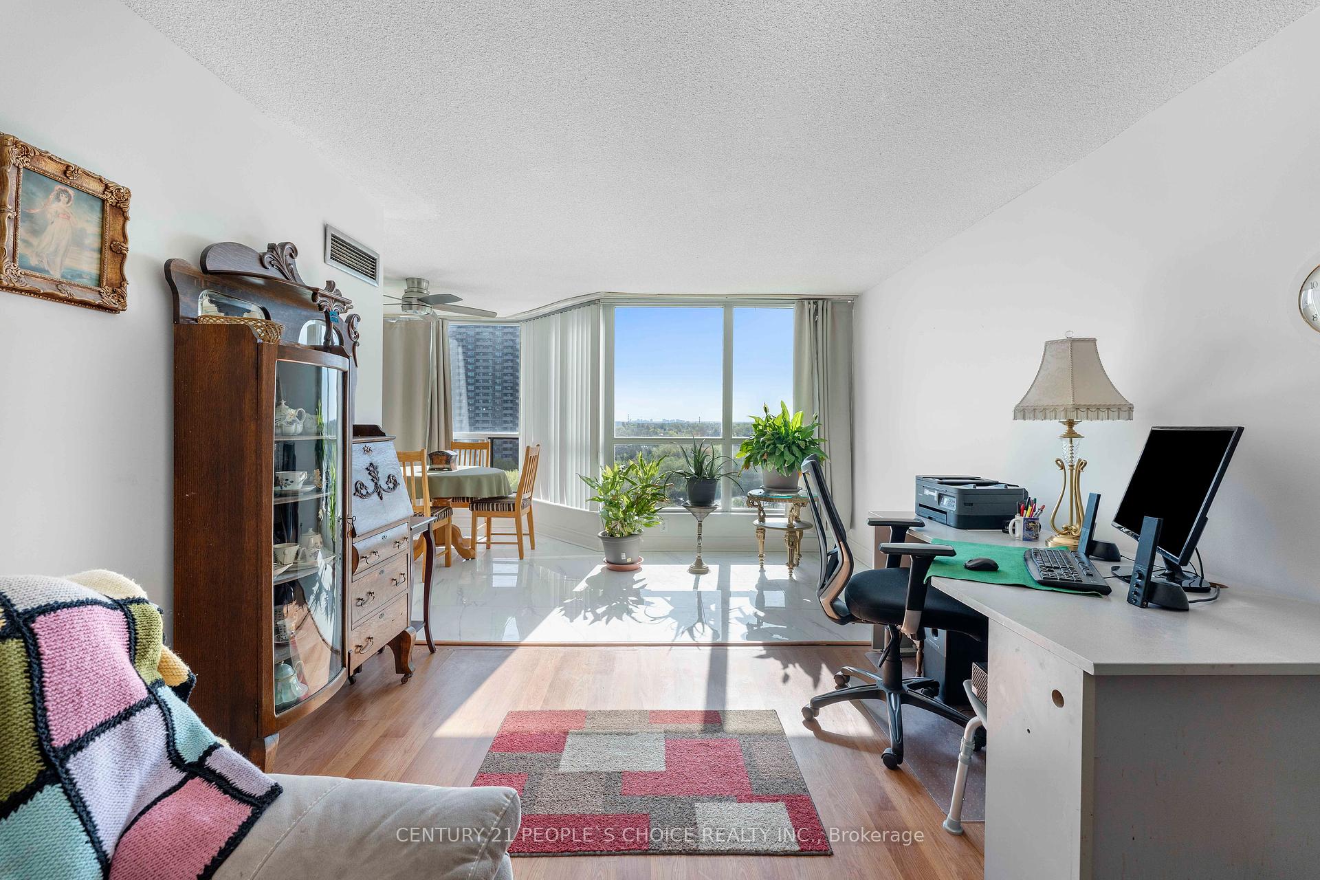 2 Bedrooms Condo at 3 Rowntree, Toronto For sale