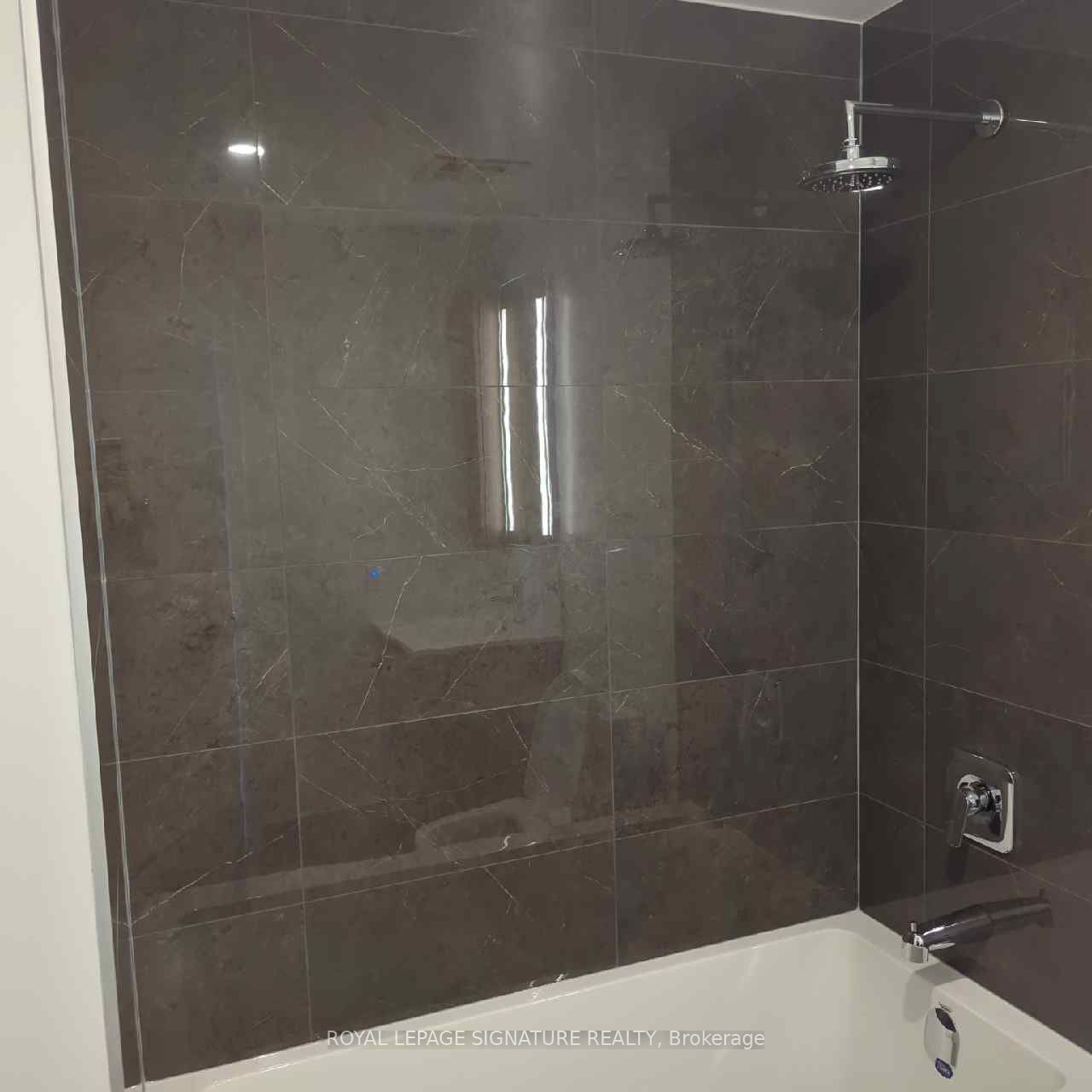 215 Lakeshore Road W, #334