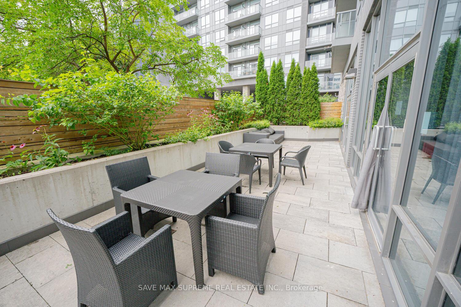 2 Bedrooms Condo at 7 Kenaston, Toronto For sale