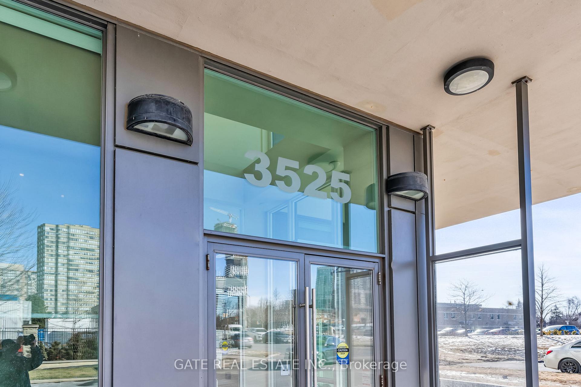 2 Bedrooms Condo at 3525 Kariya, Mississauga For sale
