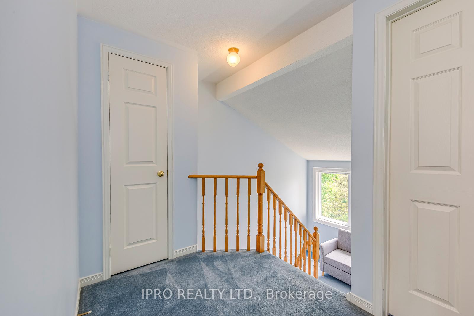 3 Bedrooms Condo at 2051 MERCHANTS, Oakville For sale