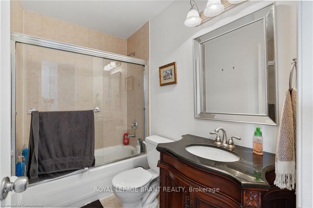 3 Bedrooms Condo at 6995 Glory, Mississauga For sale