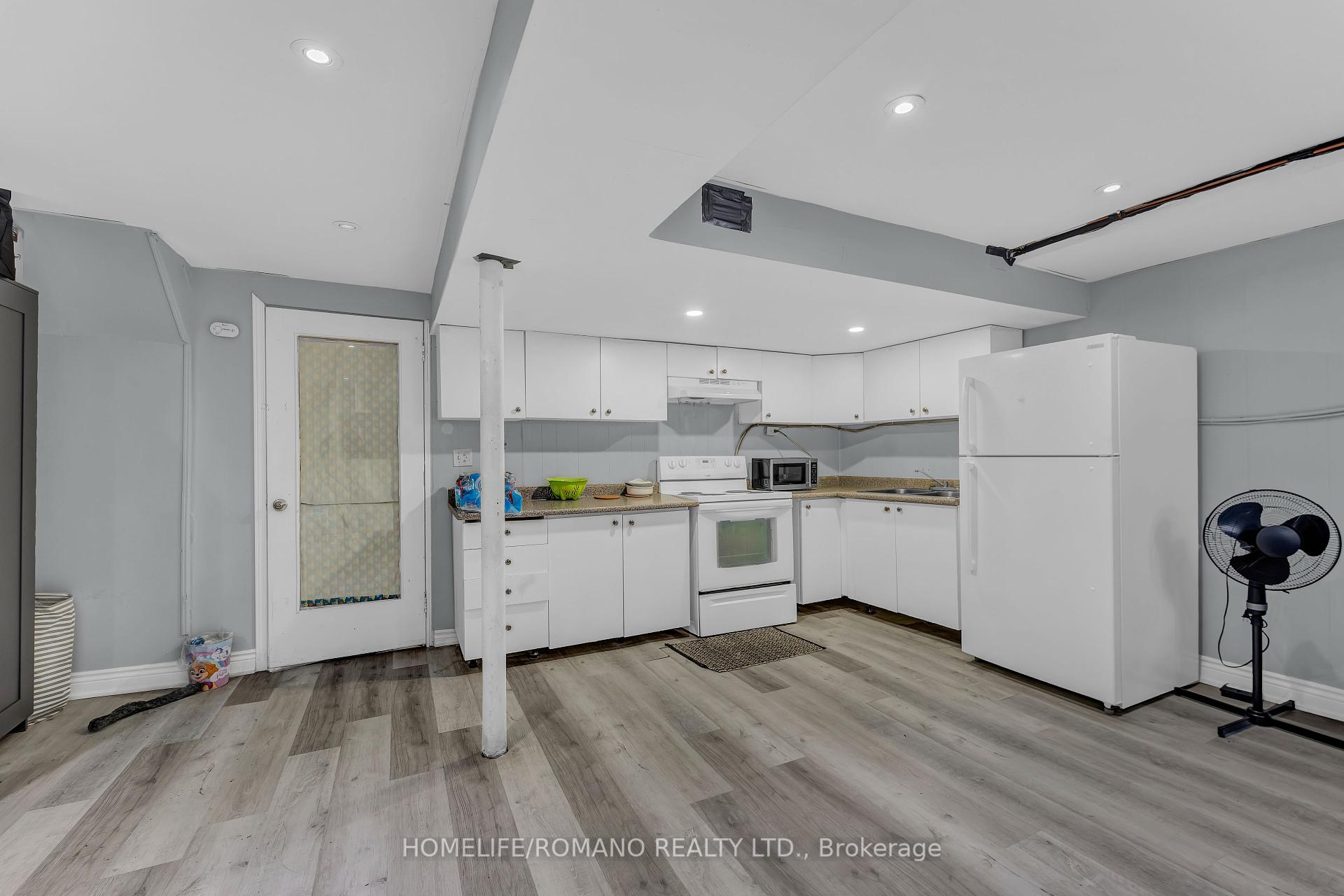 4 Bedrooms Condo at 7440 Goreway, Mississauga For sale