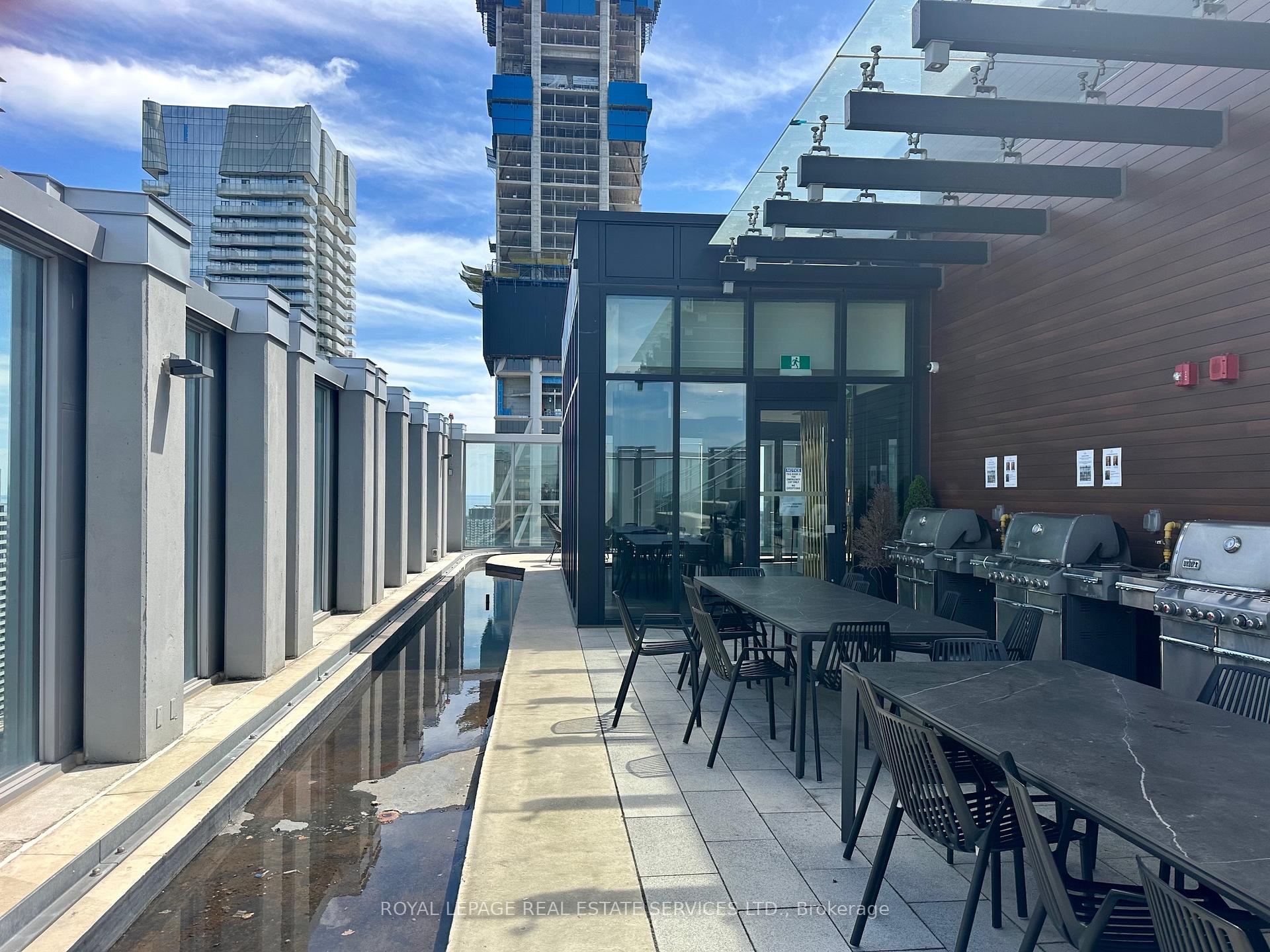2 Bedrooms Condo at 1 Yorkville, Toronto For sale