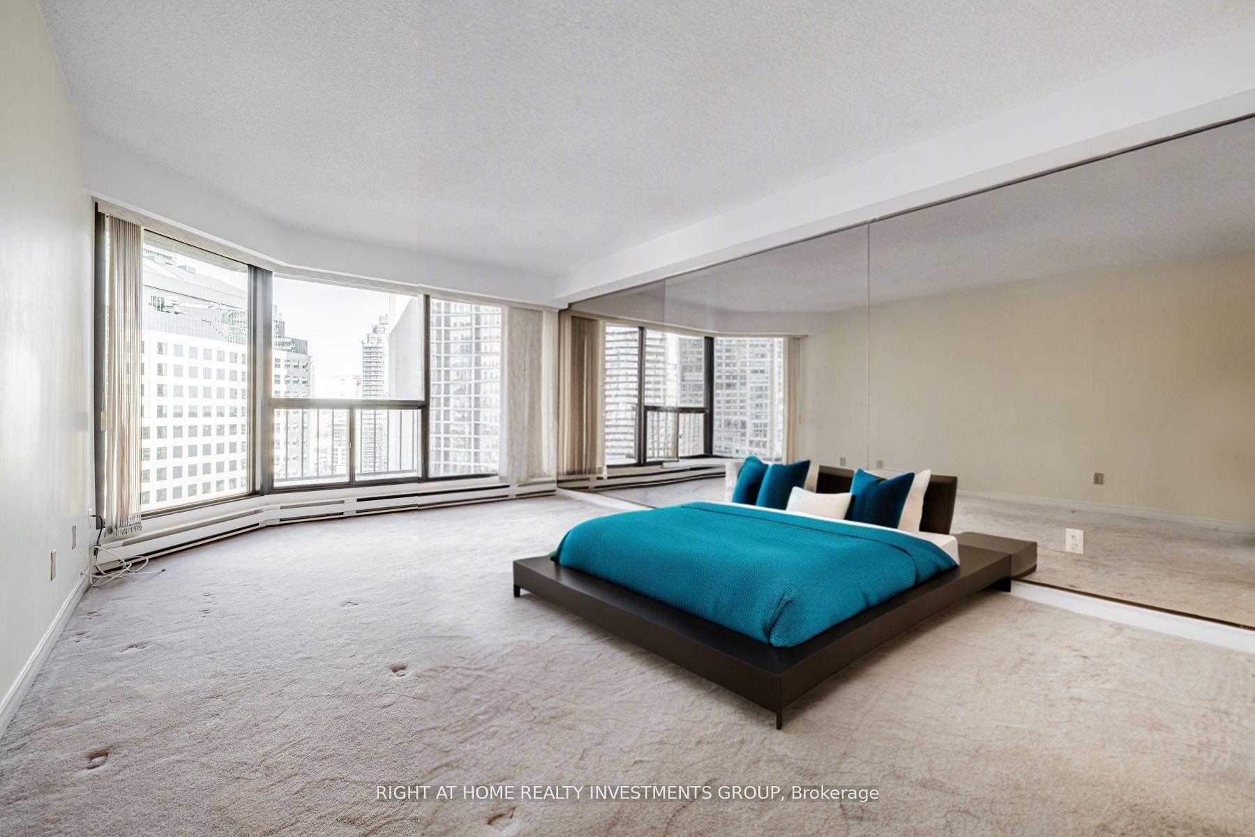 3 Bedrooms Condo at 65 Harbour,  Toronto For sale