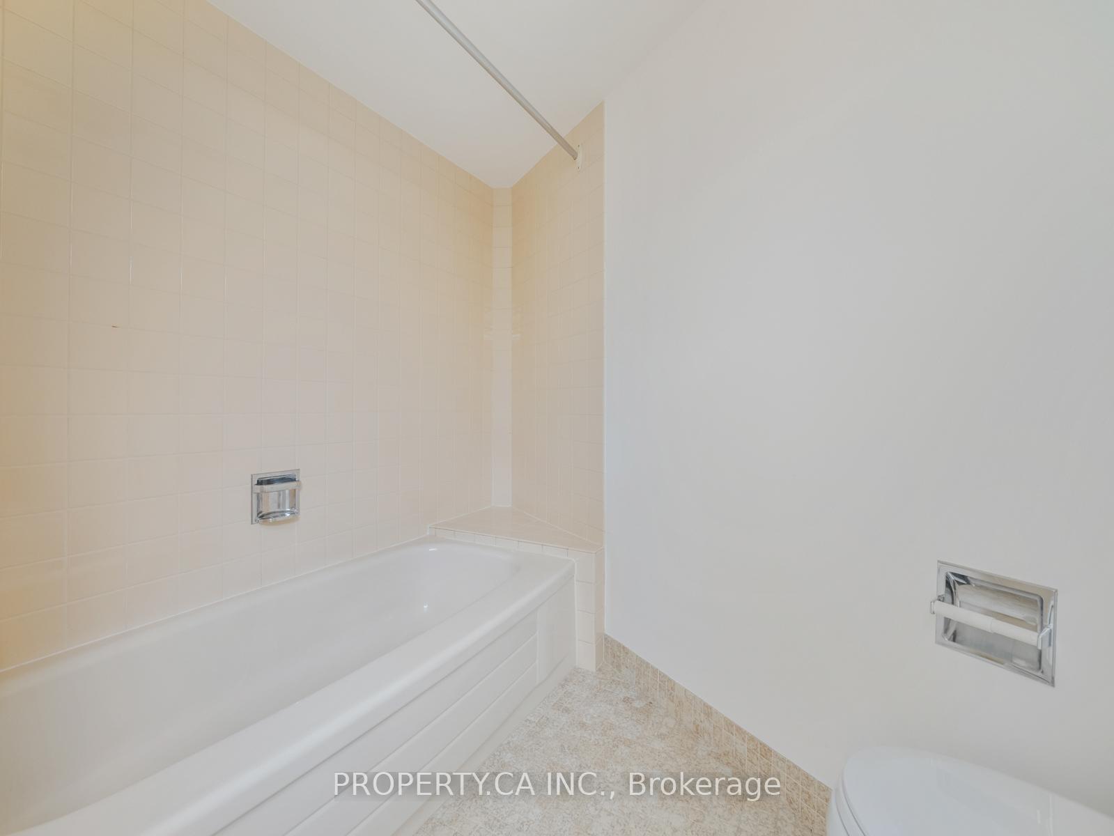 2 Bedrooms Condo at 2010 Islington,  Toronto For sale