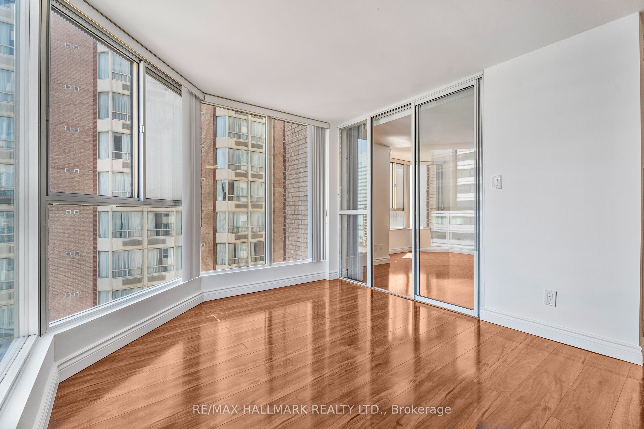 #1607 - 55 Centre Avenue, Toronto, ON M5G 2H5