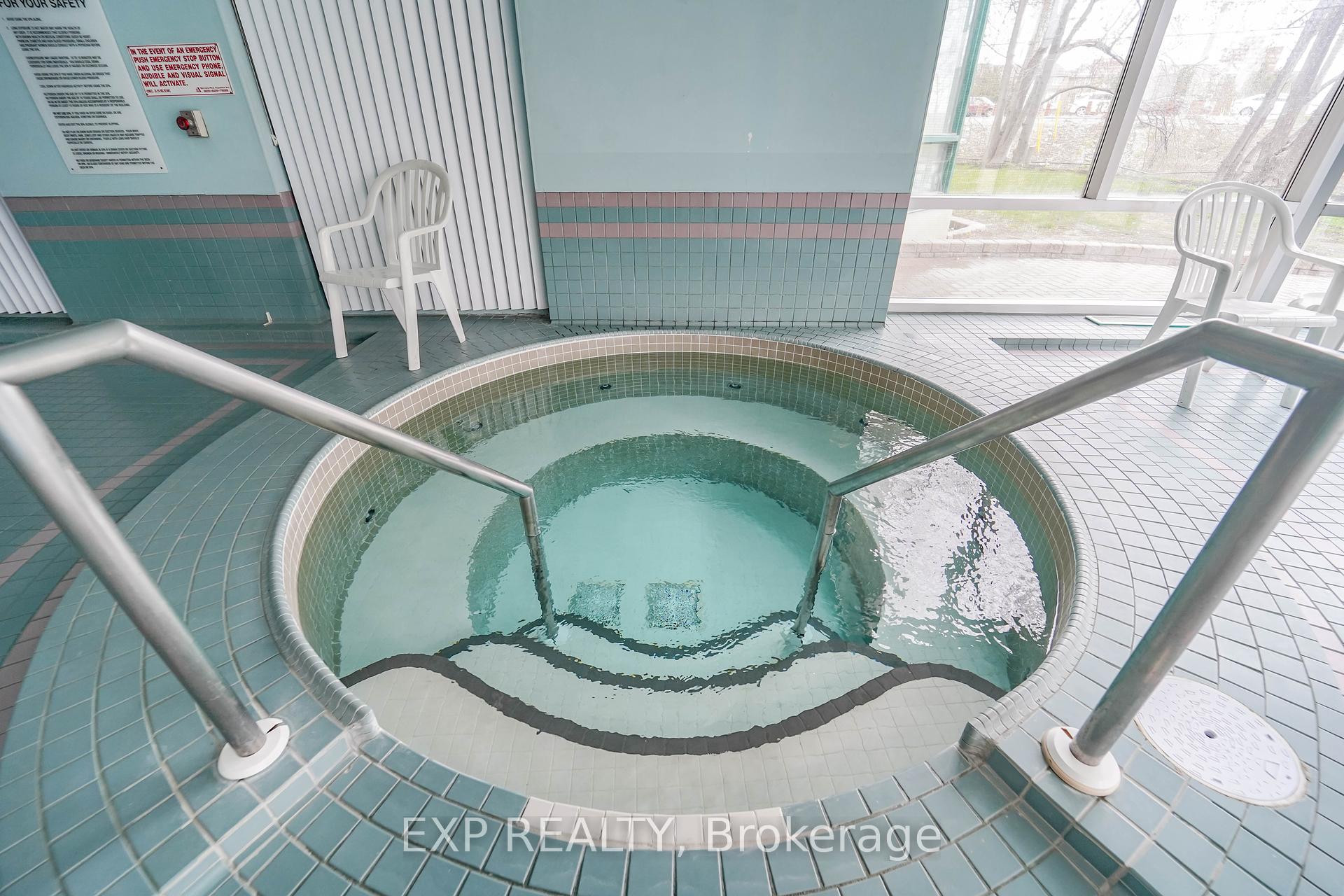 3 Bedrooms Condo at 4450 Tucana,  Mississauga For sale