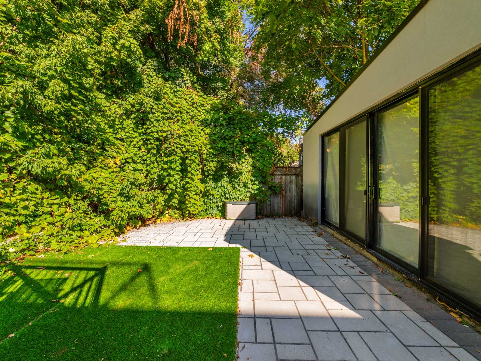 6 Hillholm Road