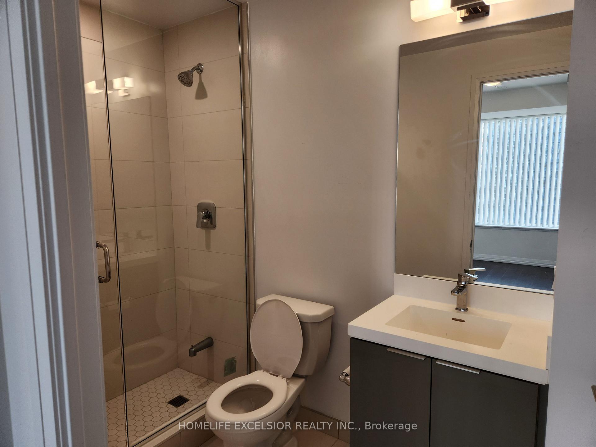 2 Bedrooms Condo at 50 Dunfield, Toronto For sale