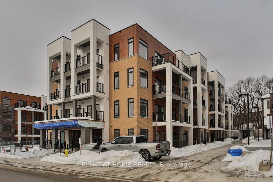#E-308 - 120 CANON JACKSON Drive, Toronto, ON M6M 0B8