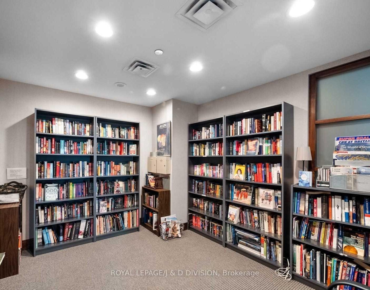 2 Bedrooms Condo at 500 Queens,  Toronto For sale