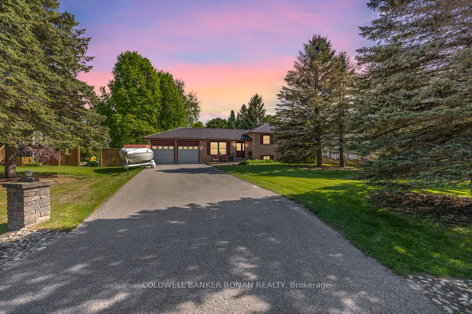 15 Burbank Circle, Adjala-Tosorontio, ON L0M 1J0