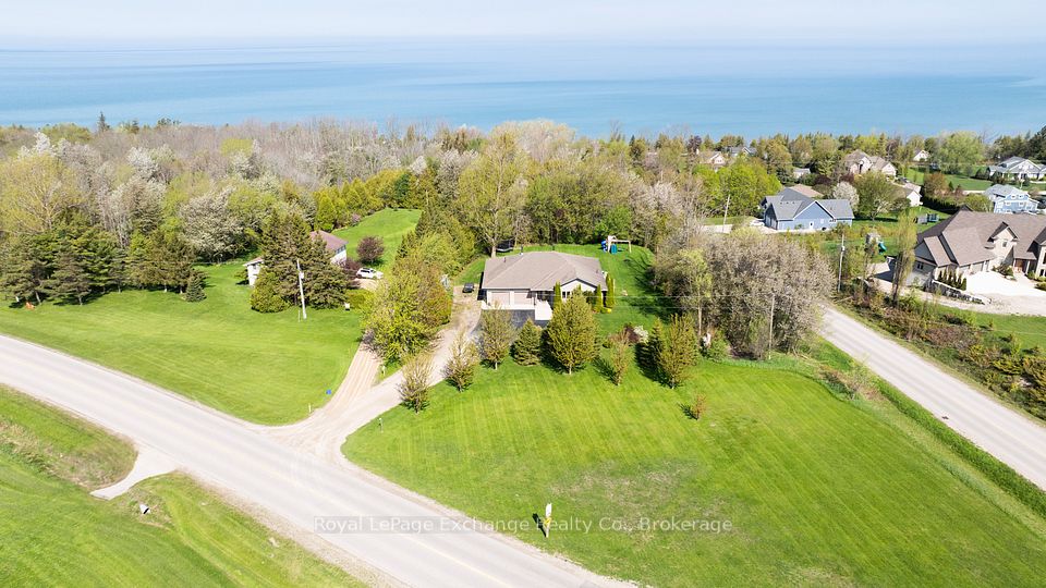 820 Lake Range Drive, Huron-Kinloss, ON N2Z 0B3