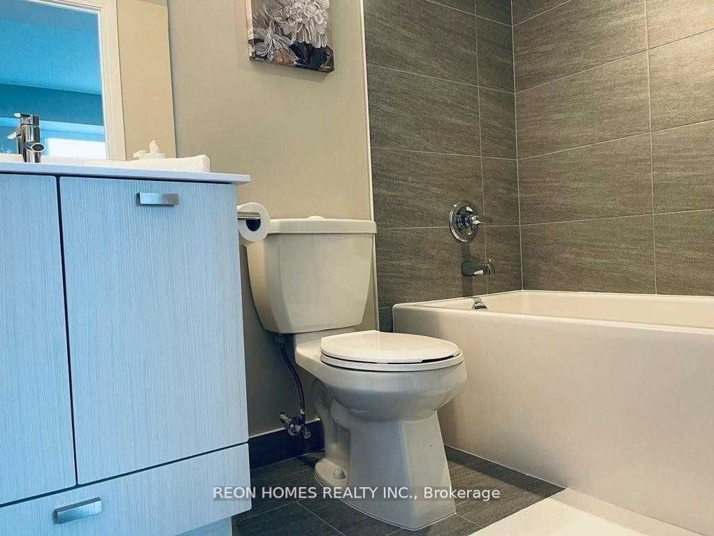 275 Village Green Square, #2116