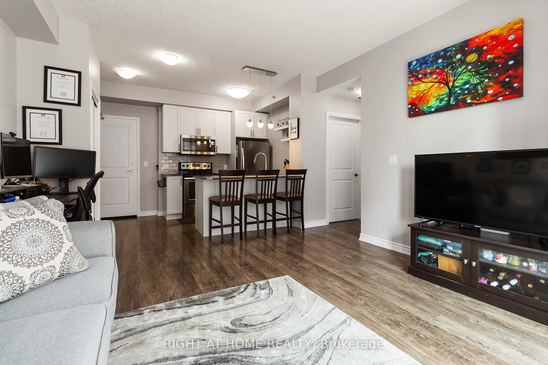 1 Bedroom Condo at 2490 Old Bronte, Oakville For sale