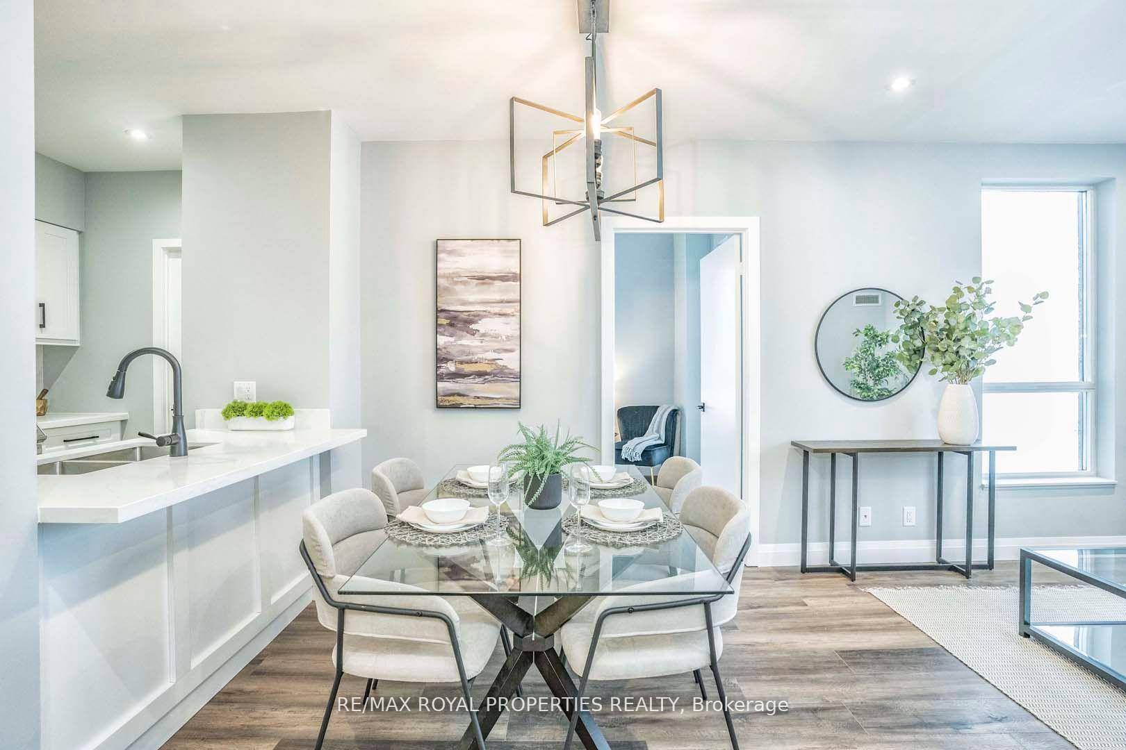 3 Bedrooms Condo at 38 Lee Centre,  Toronto For sale
