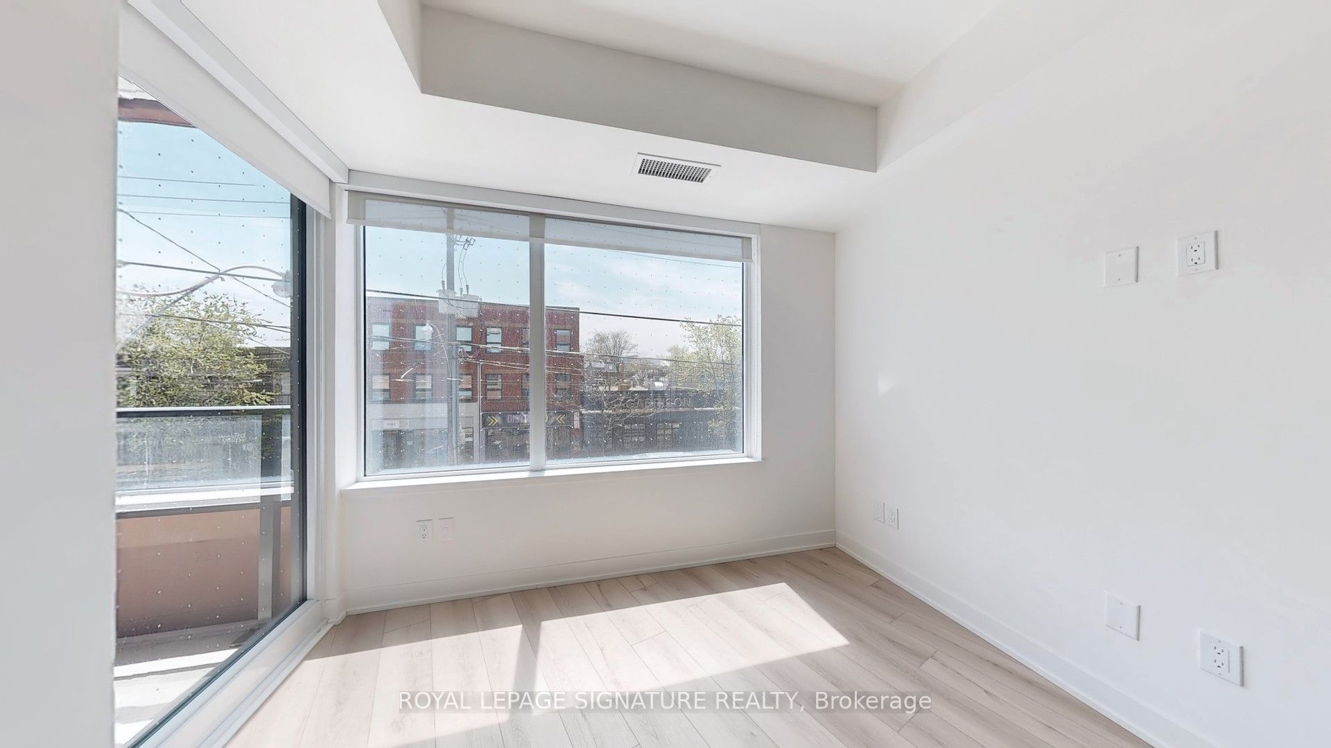 1200 Dundas Street W, #203