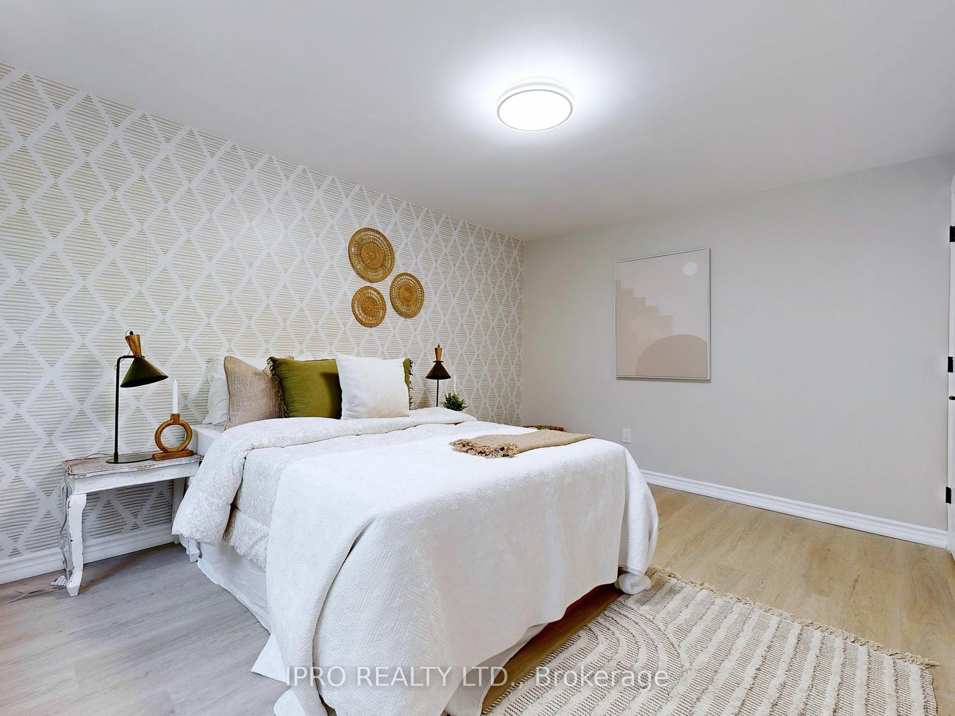 4 Bedrooms Condo at 61 Plum Tree, Toronto For sale