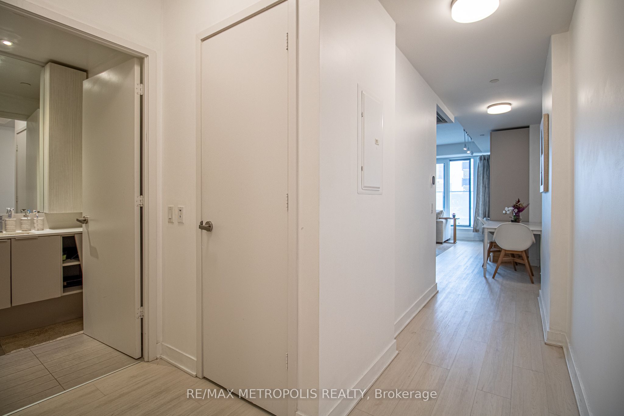 3900 Confederation Parkway, #216