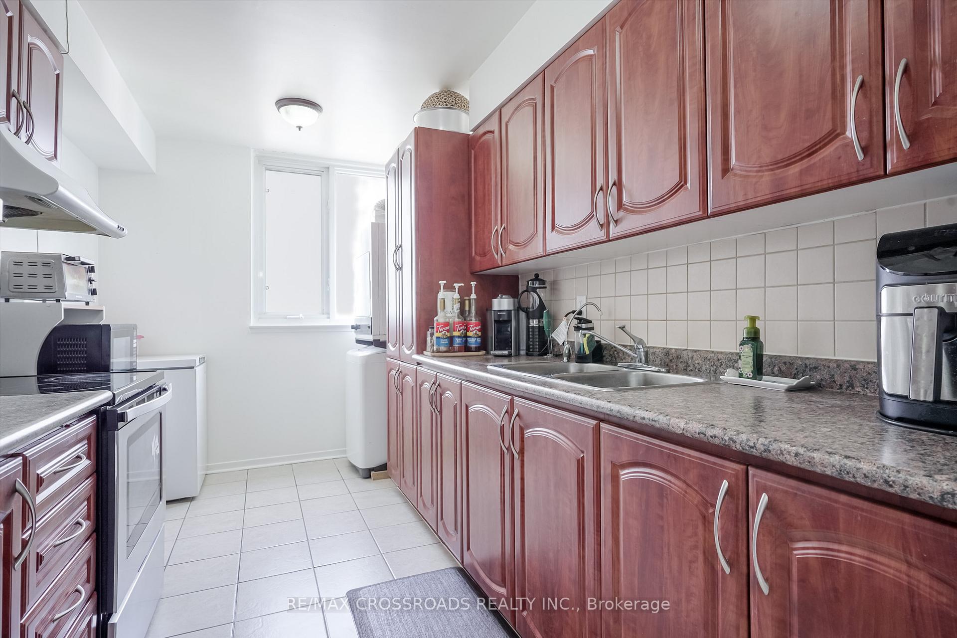 3 Bedrooms Condo at 15 Sewells, Toronto For sale