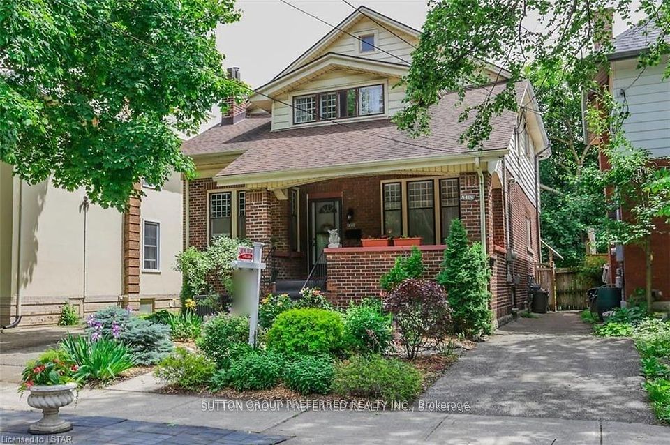 841 Dufferin