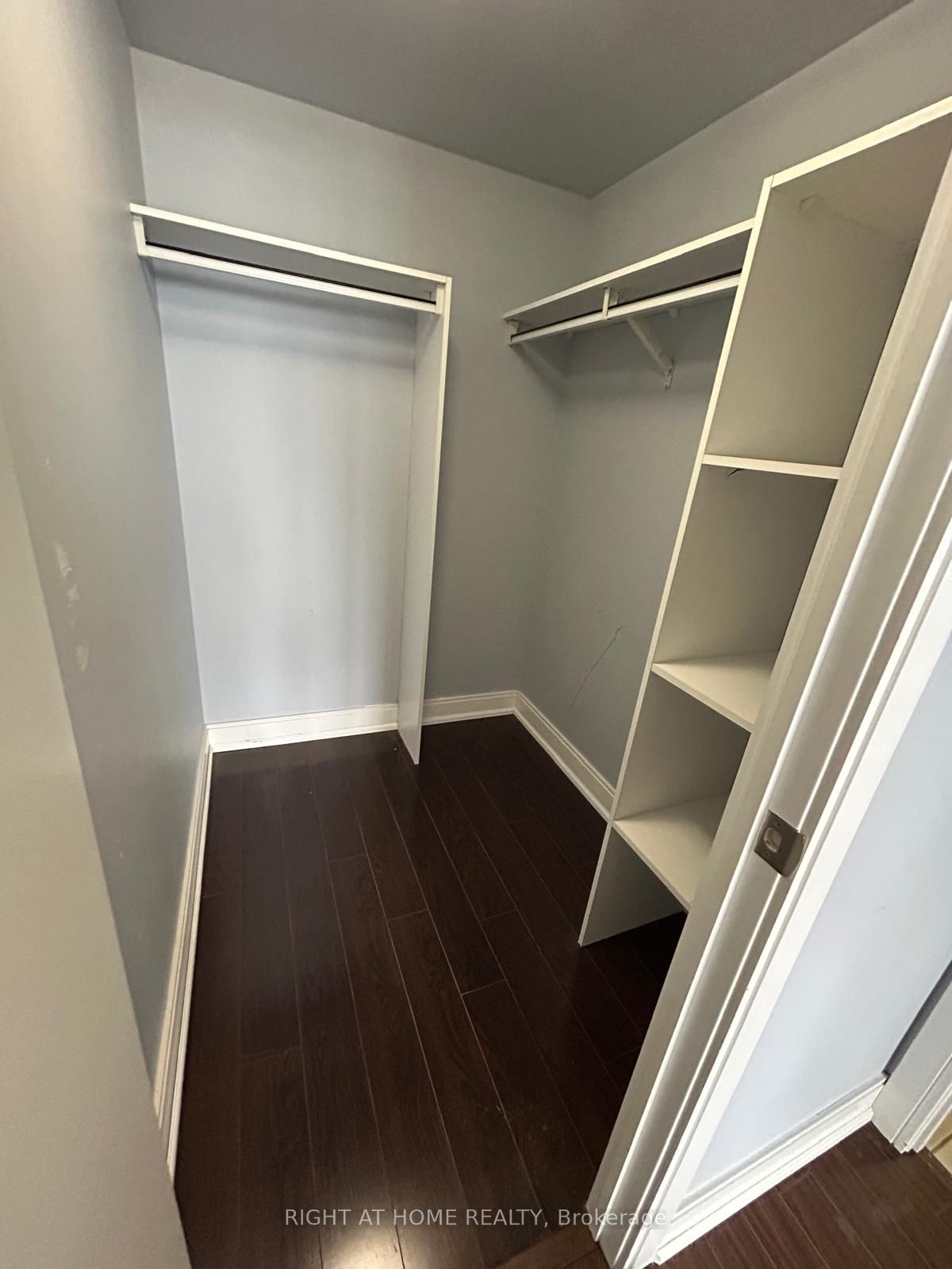 125 VILLAGE GREEN Square, #3703