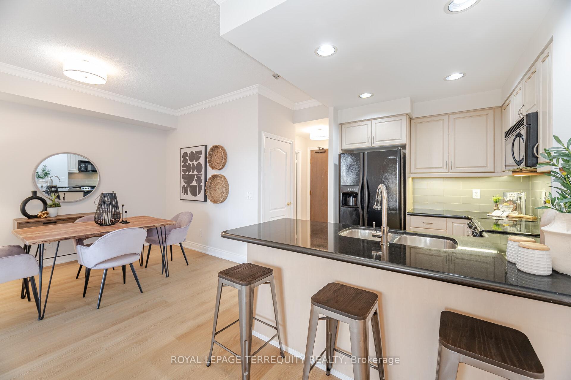 2 Bedrooms Condo at 1101 Leslie,  Toronto For sale