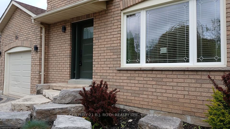 124 Brown Street, Barrie, ON L4N 7V7