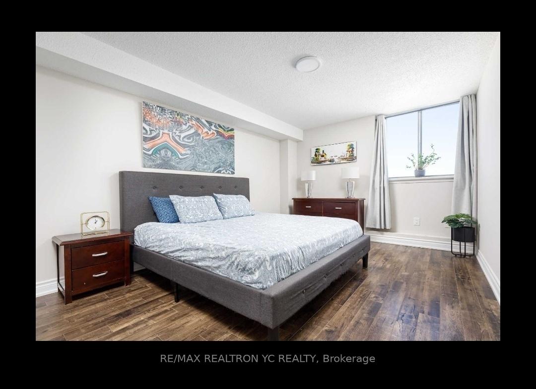 2 Bedrooms Condo at 100 Wingarden,  Toronto For sale