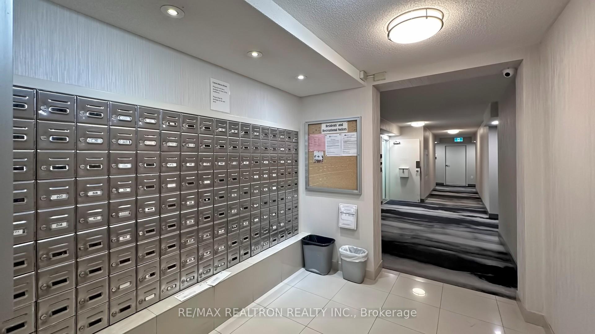 3 Bedrooms Condo at 45 Huntingdale, Toronto For sale