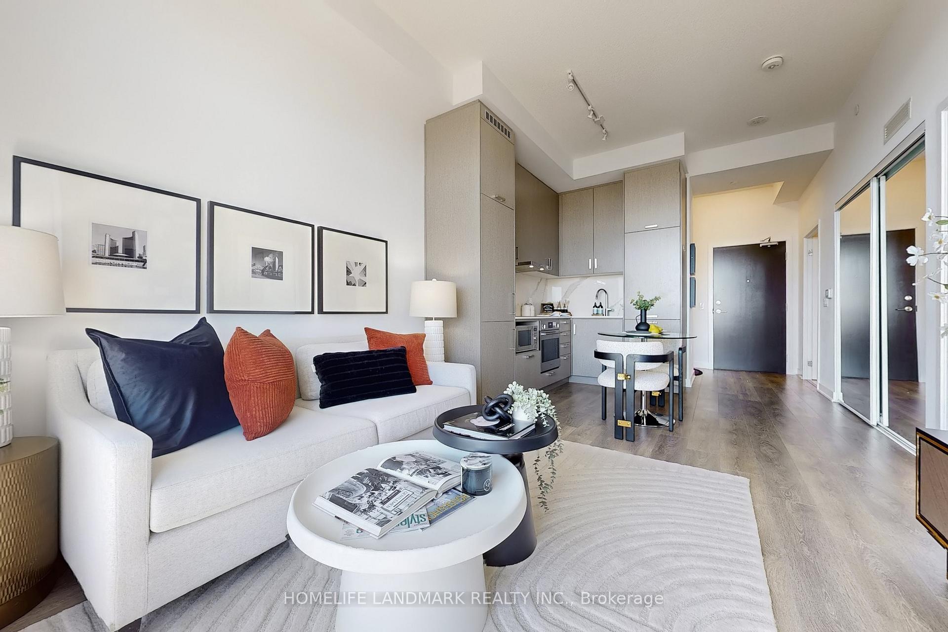 2 Bedrooms Condo at 60 Honeycrisp, Vaughan For sale