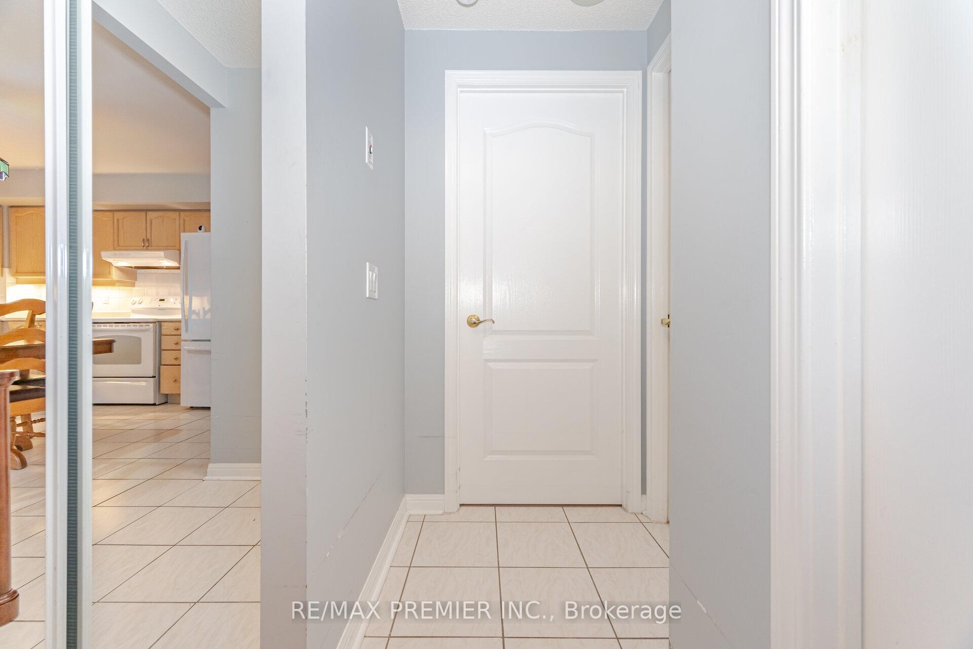 1 Bedroom Condo at 2502 Rutherford,  Vaughan For sale