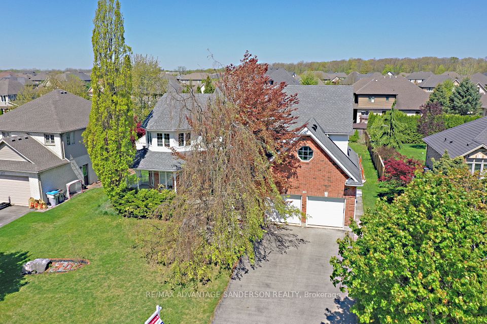 30 Birchcrest