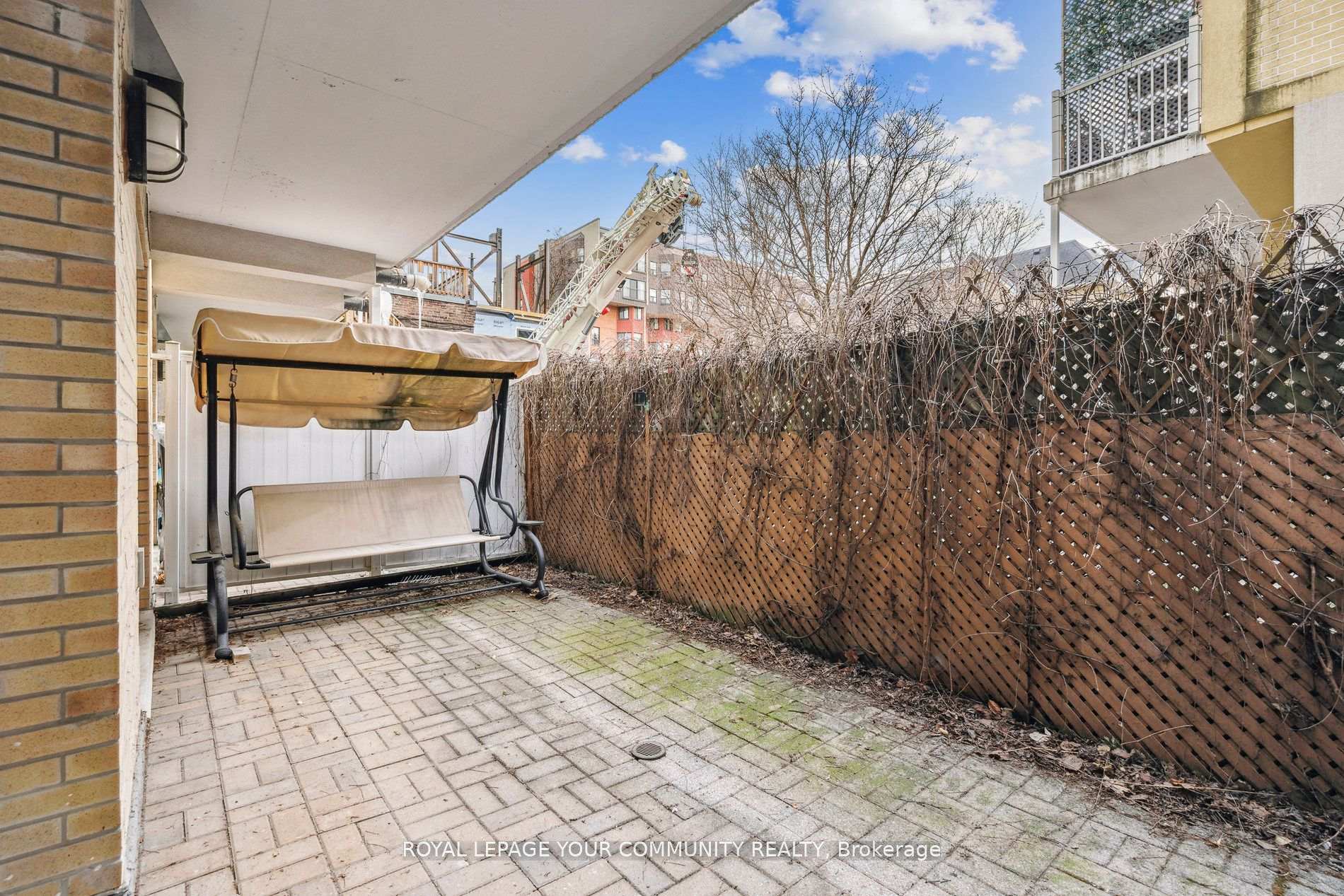 3 Bedrooms Condo at 207 Wellesley,  Toronto For sale