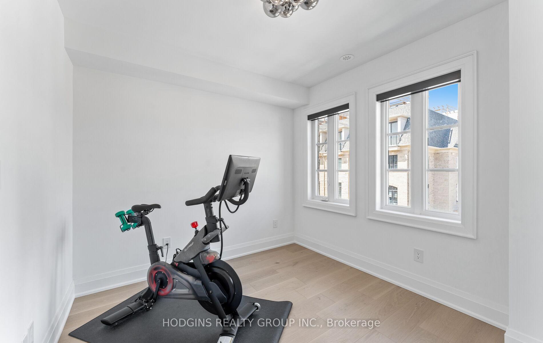 4 Bedrooms Condo at 10 Lunar, Mississauga For sale