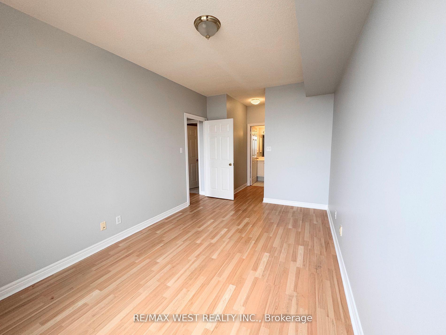 2 Bedrooms Condo at 1700 Eglinton, Toronto For sale