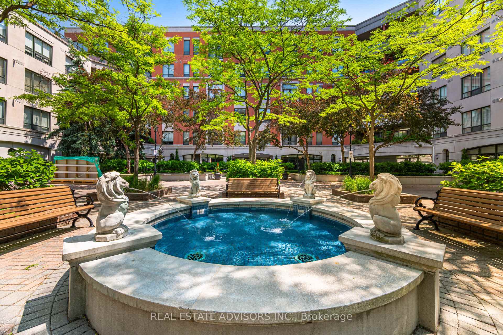 3 Bedrooms Condo at 53 Woodbridge, Vaughan For sale