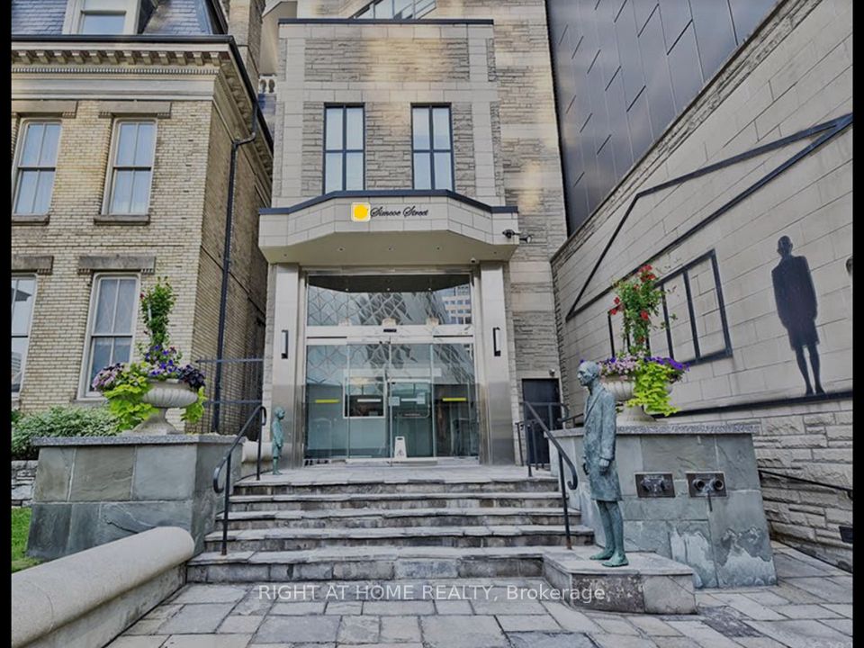 71 Simcoe