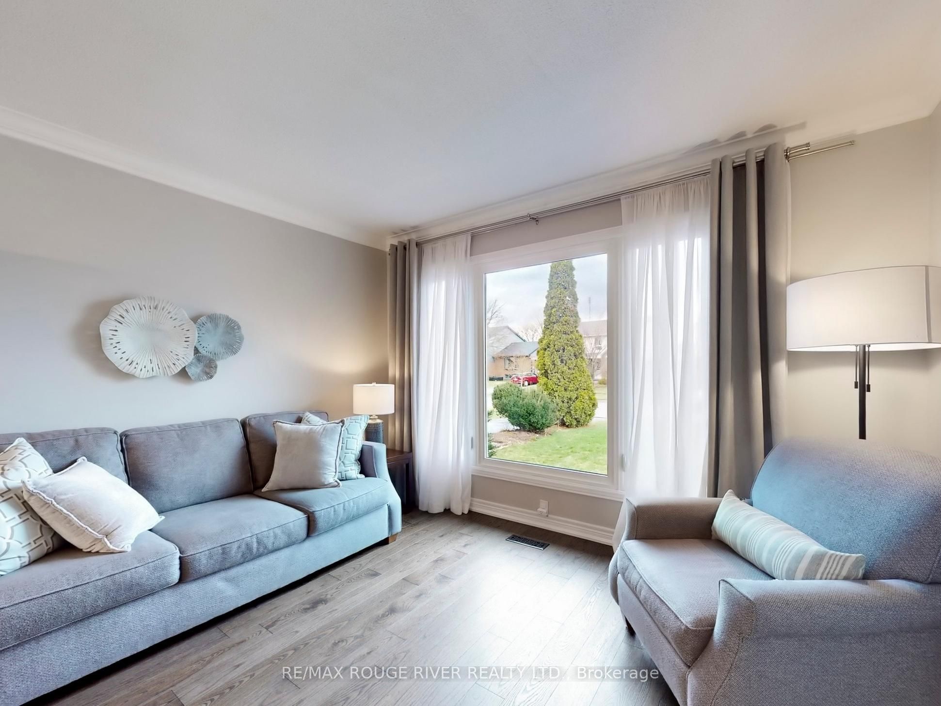 19 Panter Crescent, Ajax, ON L1S 3T4