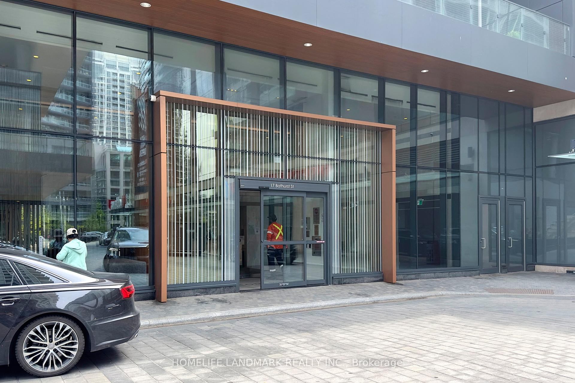 2 Bedrooms Condo at 17 Bathurst, Toronto For sale