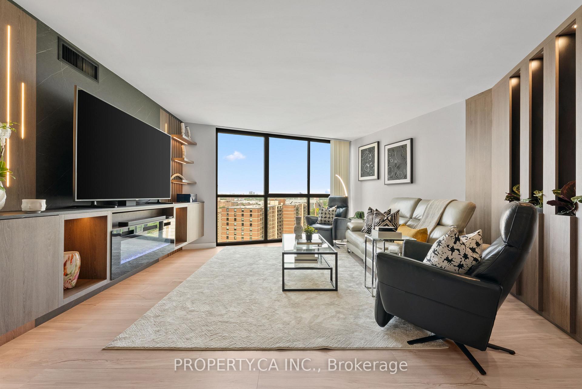3 Bedrooms Condo at 40 Richview, Toronto For sale