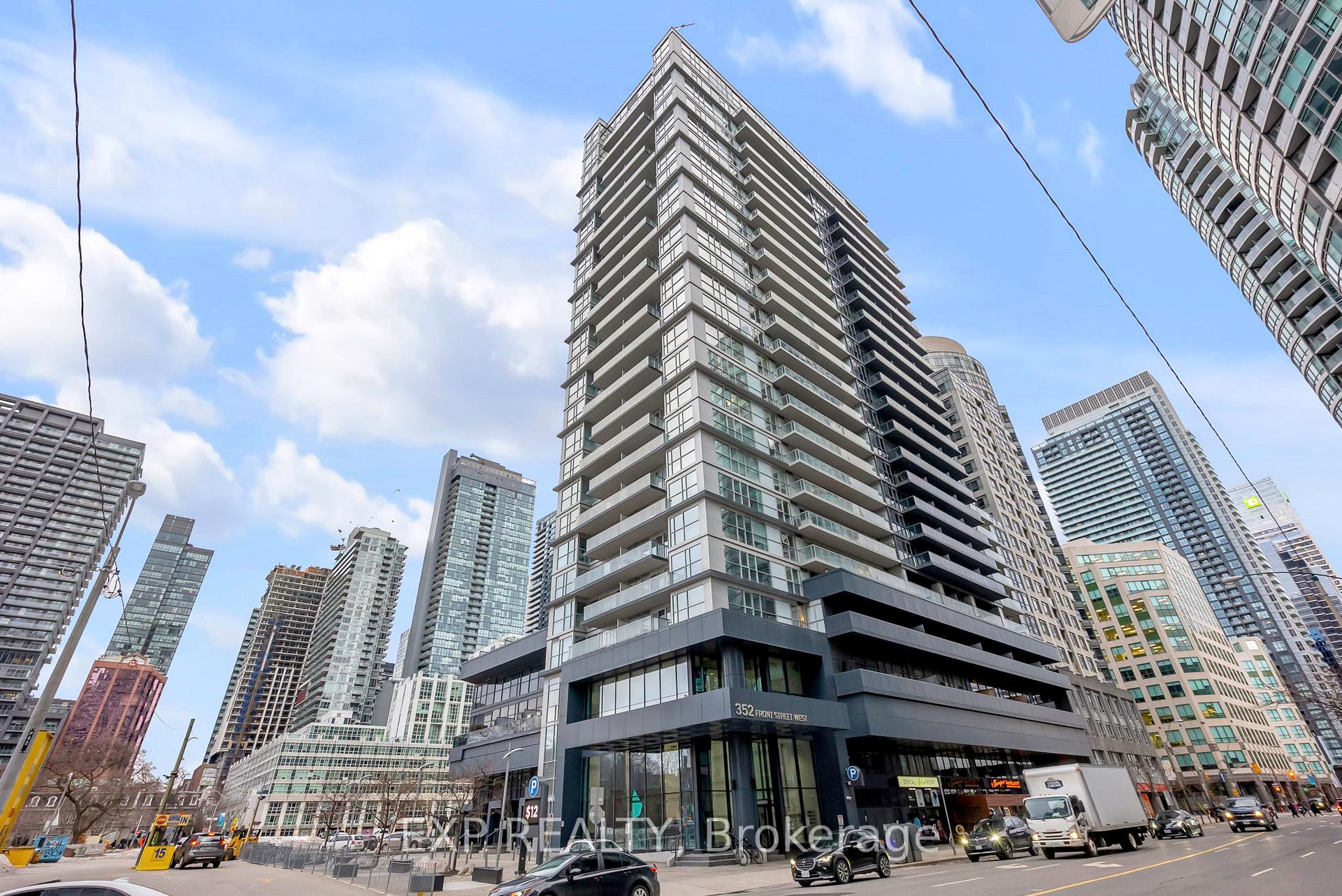 1 Bedroom Condo at 352 Front, Toronto For sale