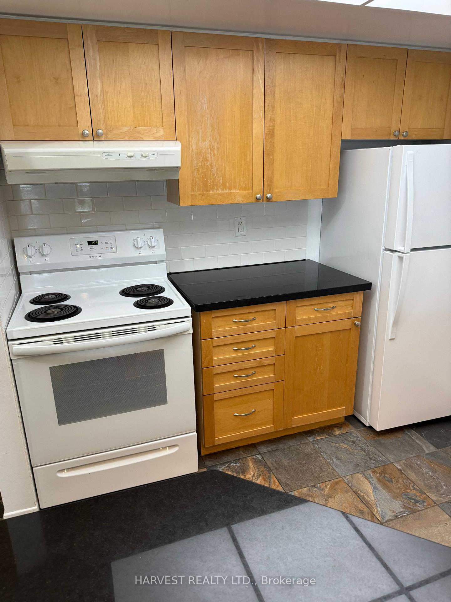 3 Bedrooms Condo at 1001 Bay, Toronto For sale