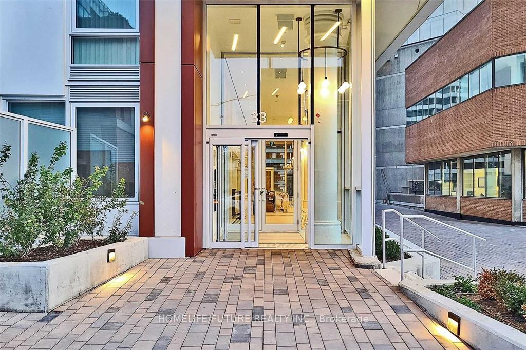 1 Bedroom Condo at 33 Helendale, Toronto For sale